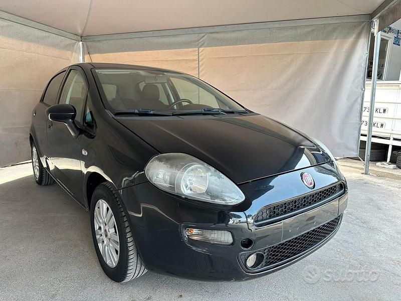 Usata Fiat Punto Street 69 CV (50 kW) 2018 Nero Berlina