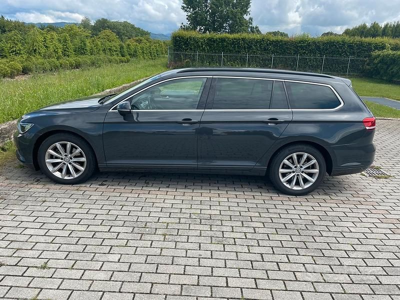 Usata VW Passat Highline 150 CV (110 kW) 2018 Grigio Station wagon