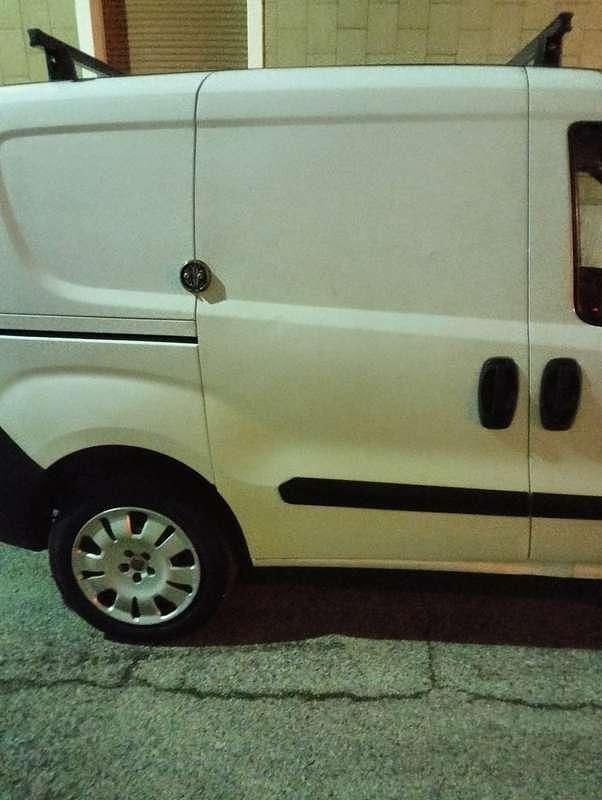 Bianco Usata 2014 Fiat Doblò Monovolume | 7000 € (Ottimo prezzo) - Immagine 1/4