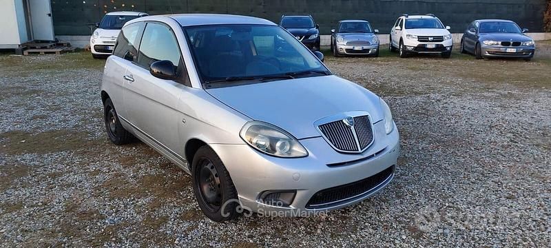 Usata Lancia Ypsilon 69 CV (50 kW) 2011 Grigio Utilitaria