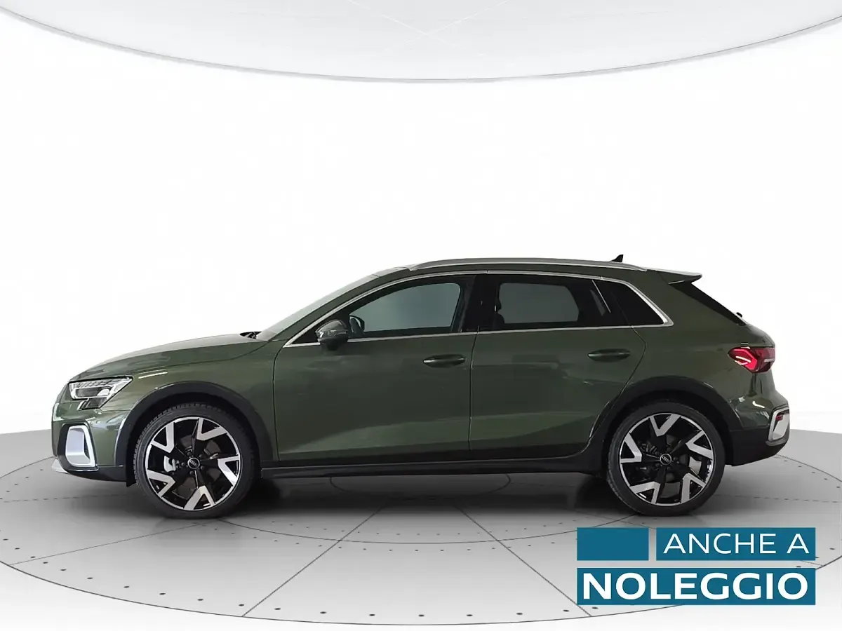 Uusi Audi A3 Advanced Plus 150 HP (110 kW) 2025 Vihreä Sedan