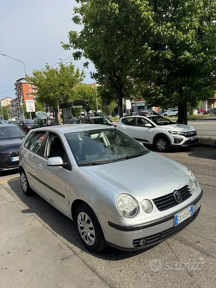 Usata VW Polo 64 CV (47 kW) 2004 Grigio Utilitaria