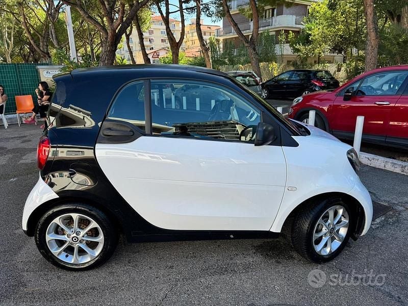 Usata Smart ForTwo Coupé 61 CV (44 kW) 2015 Utilitaria