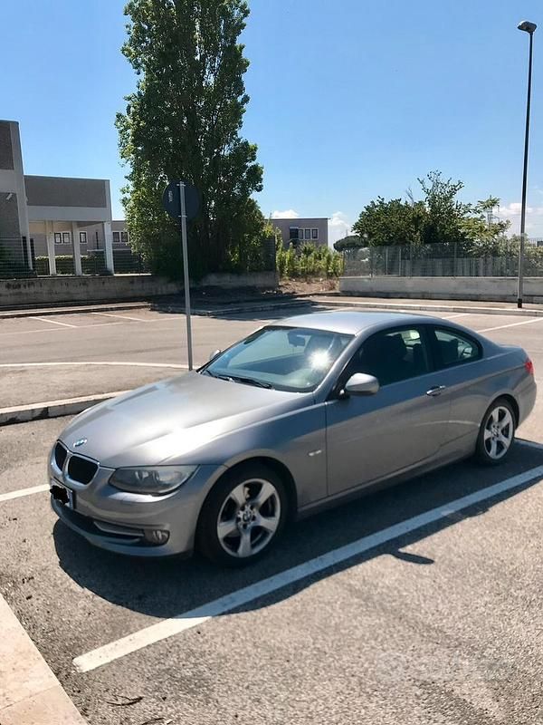 Usata BMW 320 184 CV (135 kW) 2010 Grigio Coupé