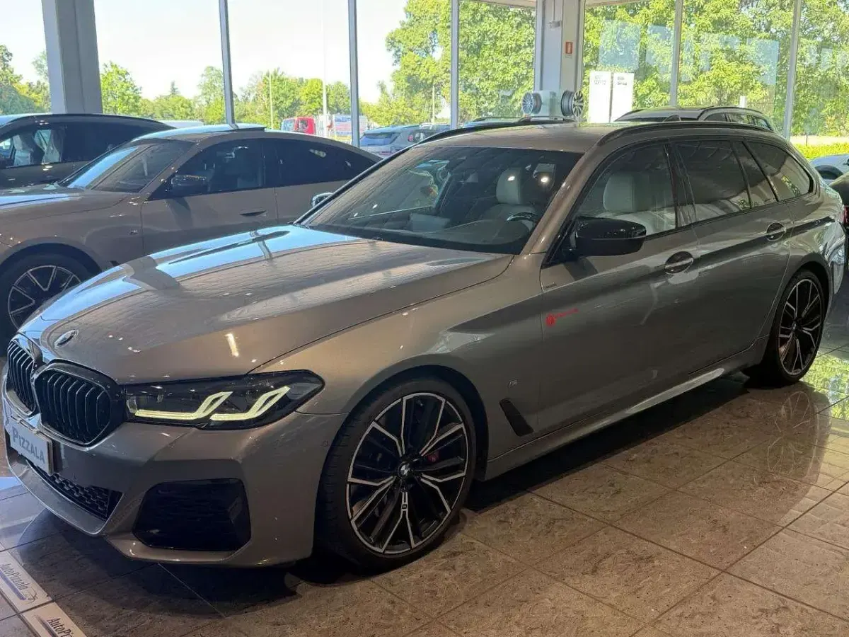 Usata BMW 540 M Sport 340 CV (250 kW) 2022 Grigio Station wagon