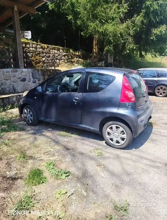 Usata Peugeot 107 68 CV (50 kW) 2010 Nero Utilitaria