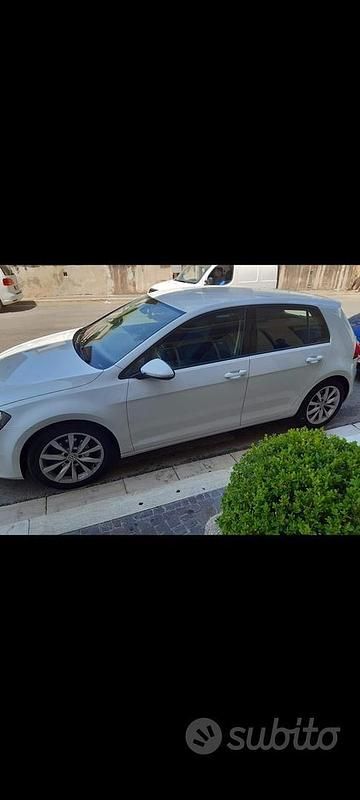 Usata VW Golf VII 105 CV (77 kW) 2014 Bianco Berlina