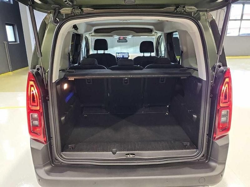 Usata Citroën Berlingo 131 CV (96 kW) 2024 Verde Monovolume