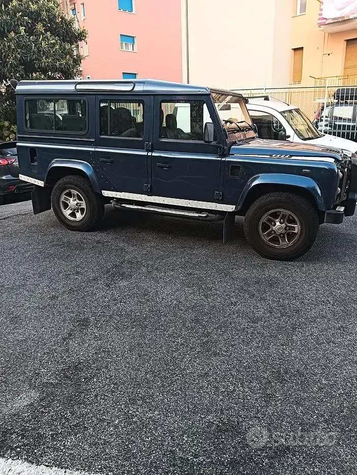 Usata Land Rover Defender 122 CV (89 kW) 2004 Bluazzurro Station wagon