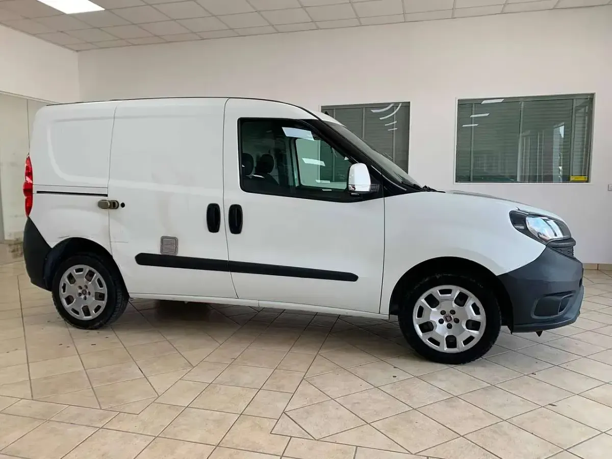 Usata Fiat Doblò 120 CV (88 kW) 2019 Bianco Monovolume