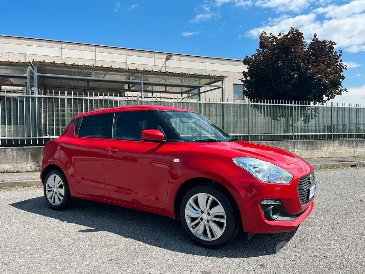 Usata Suzuki Swift Cool 90 CV (66 kW) 2018 Rosso Utilitaria