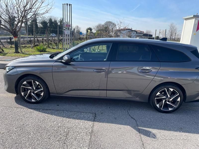 Usata Peugeot 308 SW 130 CV (95 kW) 2022 Grigio Station wagon