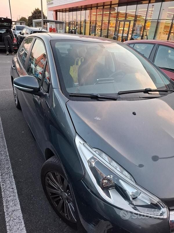 Usata Peugeot 208 82 CV (60 kW) 2016 Grigio Utilitaria
