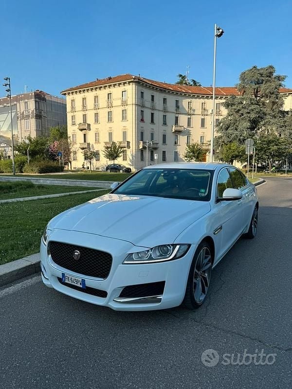 Usata Jaguar XF 2018 Bianco Berlina