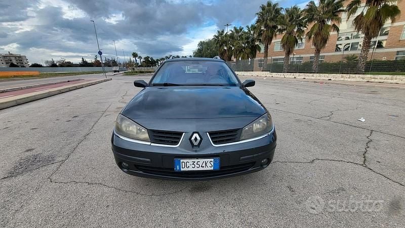 Usata Renault Laguna III 120 CV (88 kW) 2007 Nero Station wagon