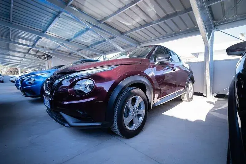 Usata Nissan Juke Acenta 114 CV (83 kW) 2021 Bordeaux SUV