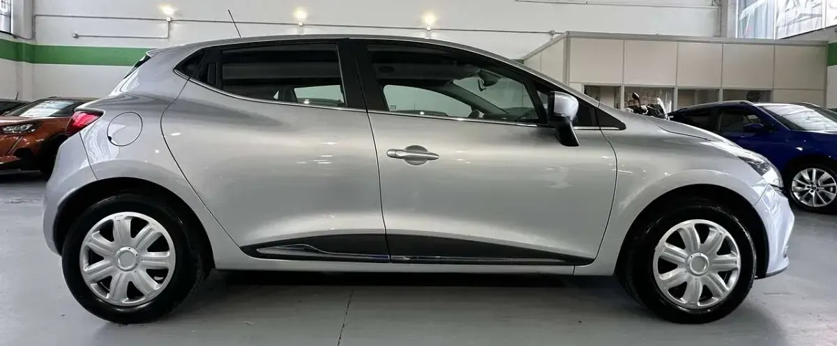 Usata Renault Clio IV Zen 90 CV (66 kW) 2017 Argento Berlina