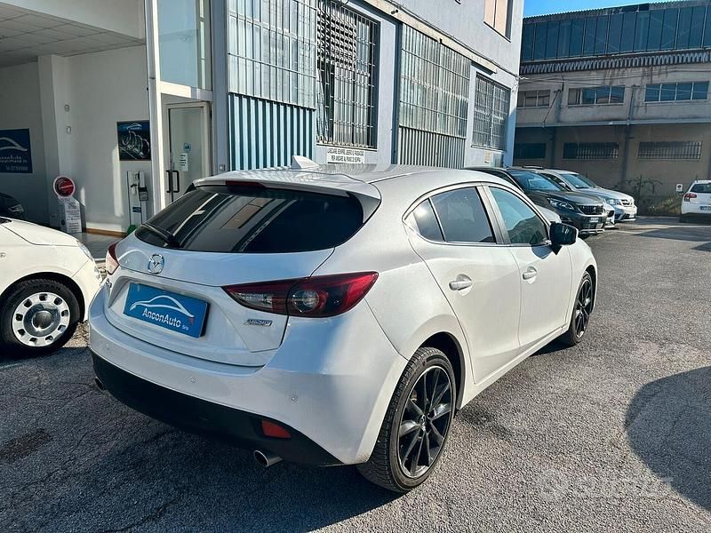 Usata Mazda 3 105 CV (77 kW) 2016 Bianco Berlina