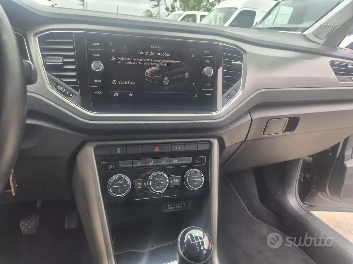 Usata VW T-Roc Advance 116 CV (85 kW) 2020 Nero SUV