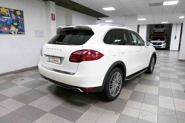 Usata Porsche Cayenne 245 CV (180 kW) 2012 Bianco SUV