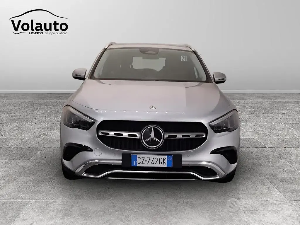 Usata Mercedes GLA180 Advanced 116 CV (85 kW) 2025 Argento SUV