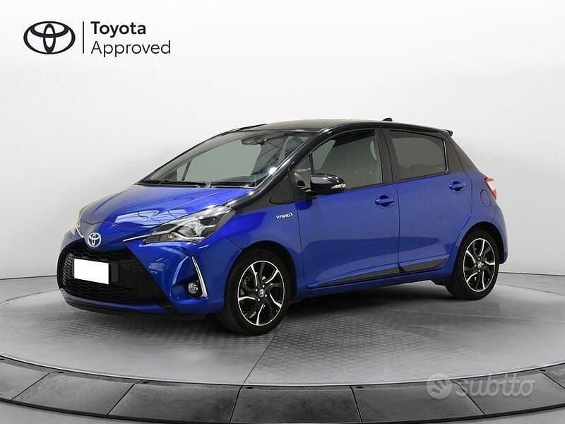 Usata Toyota Yaris Hybrid Edition 100 CV (73 kW) 2017 Blu Berlina