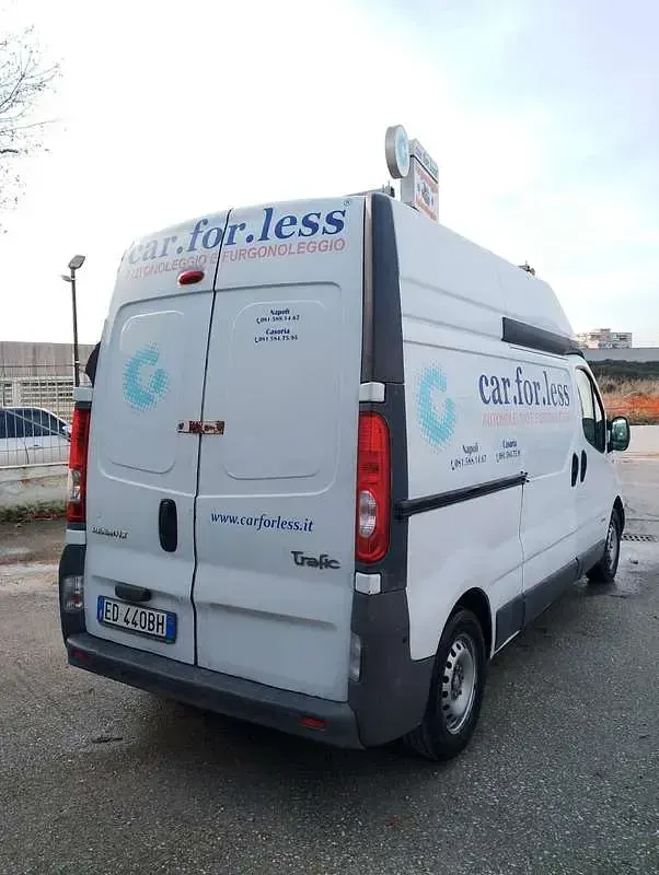 Usata Renault Trafic 114 CV (83 kW) 2010 Bianco Monovolume