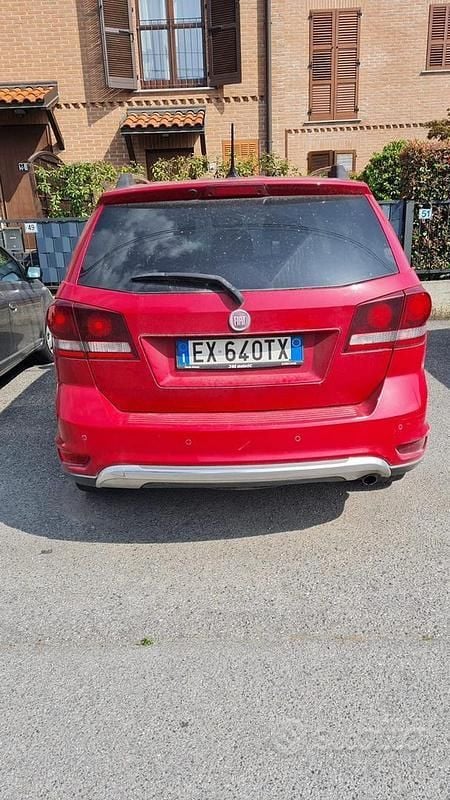 Rosso Usata 2015 Fiat Freemont SUV | 8000 € (Buon prezzo) - Immagine 1/4