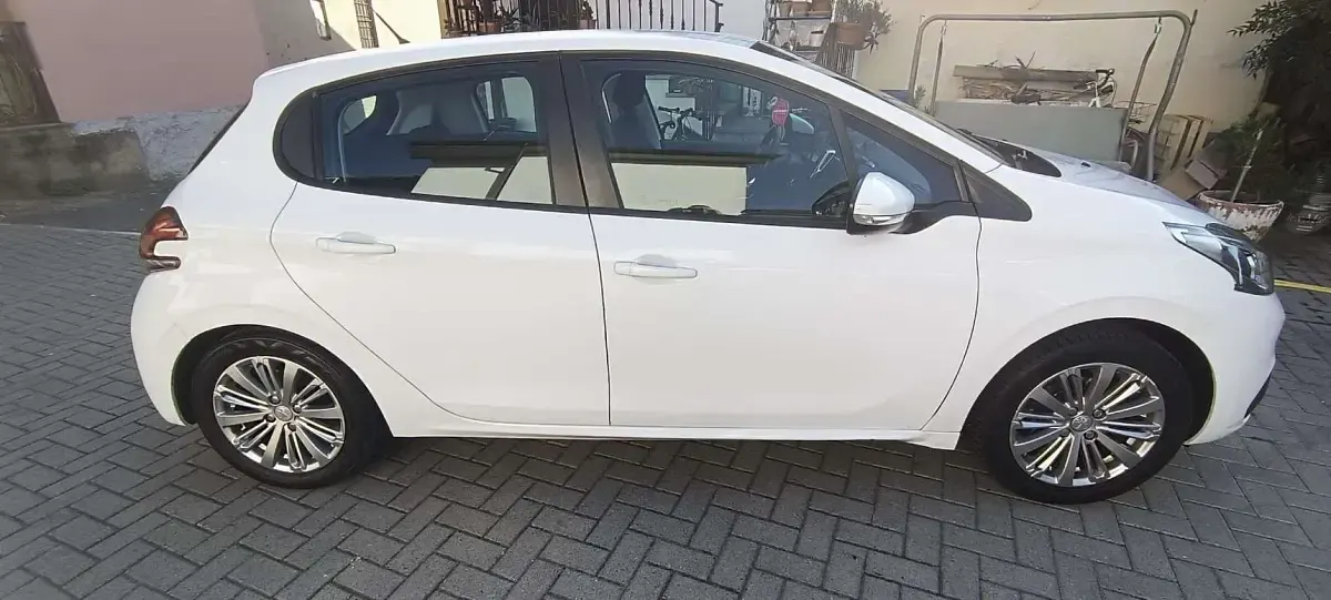 Occasion Peugeot 208 Active 82 ch (60 kW) 2017 Blanc Citadine