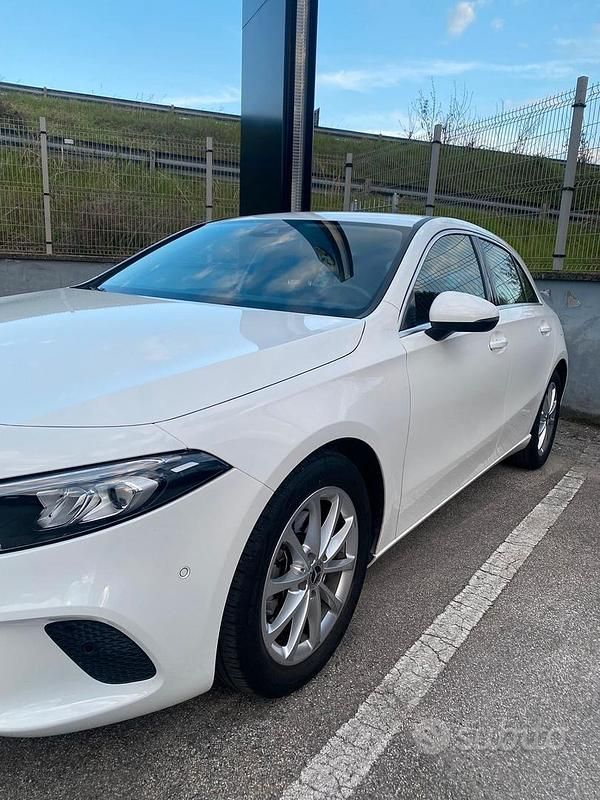 Usata Mercedes A180 Business 116 CV (85 kW) 2021 Bianco Berlina