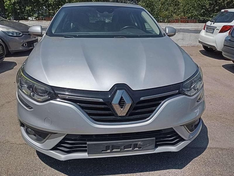 Usata Renault Mégane IV Business 95 CV (69 kW) 2019 Argento Berlina