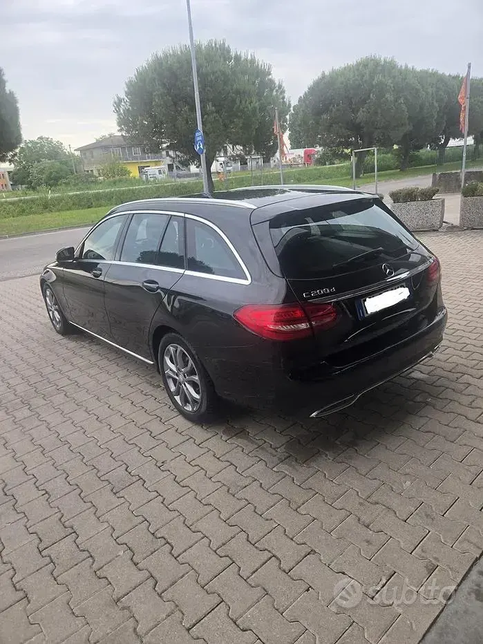 Usata Mercedes C200 136 CV (100 kW) 2016 Nero Station wagon