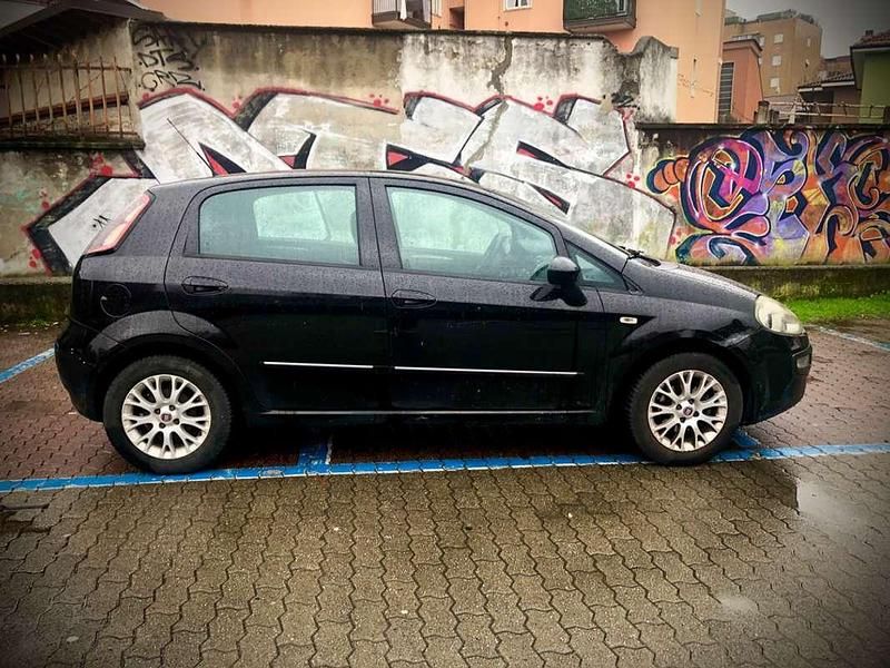 Usata Fiat Punto Evo Active 77 CV (56 kW) 2011 Nero Utilitaria