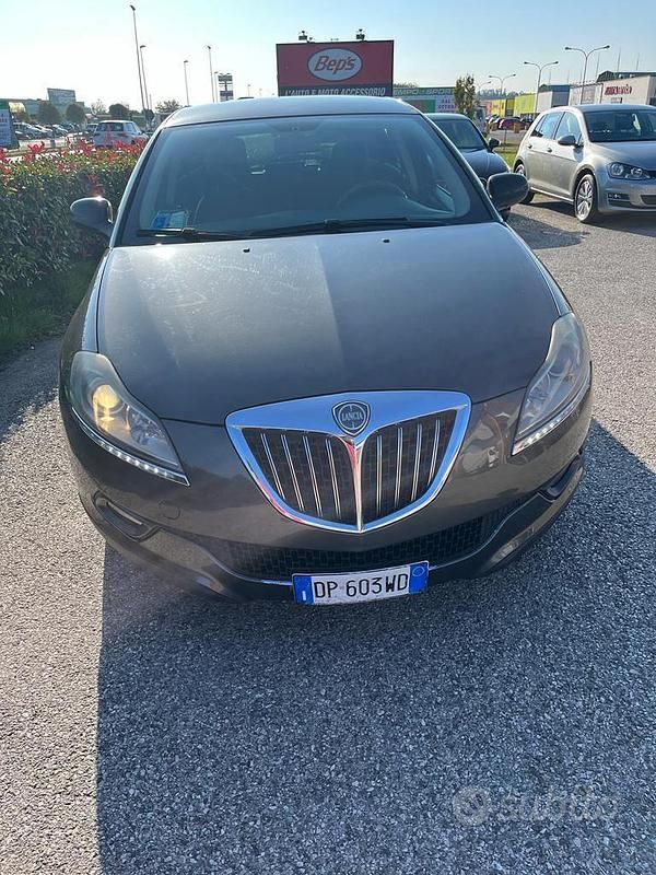 Grigio Usata 2008 Lancia Delta Due volumi | 2900 € (Super prezzo) - Immagine 1/4