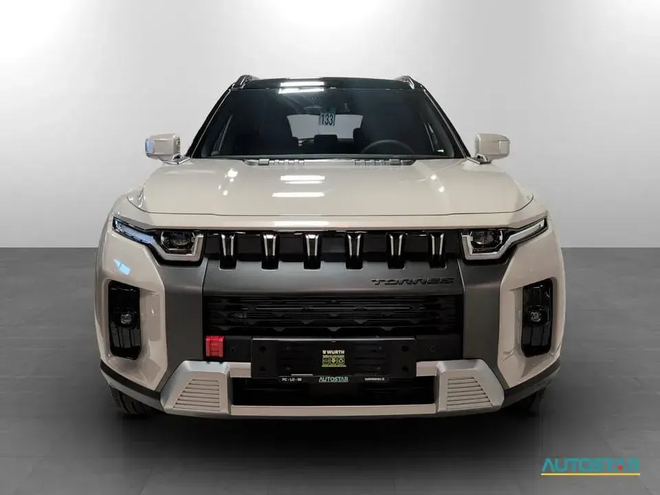 Nuova KGM Torres 204 CV (150 kW) 2026 2bl  latte greige bi color SUV