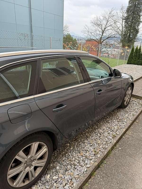 Usata 2009 Audi A4 Ambiente Tre volumi | 4000 € (Ottimo prezzo) - Immagine 1/4