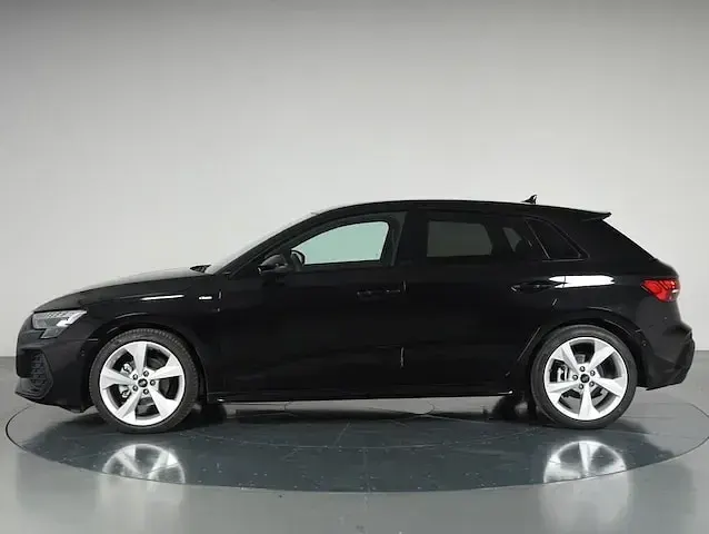 Usata Audi A3 S-Line 150 CV (110 kW) 2025 Nero mito metallizzato Berlina
