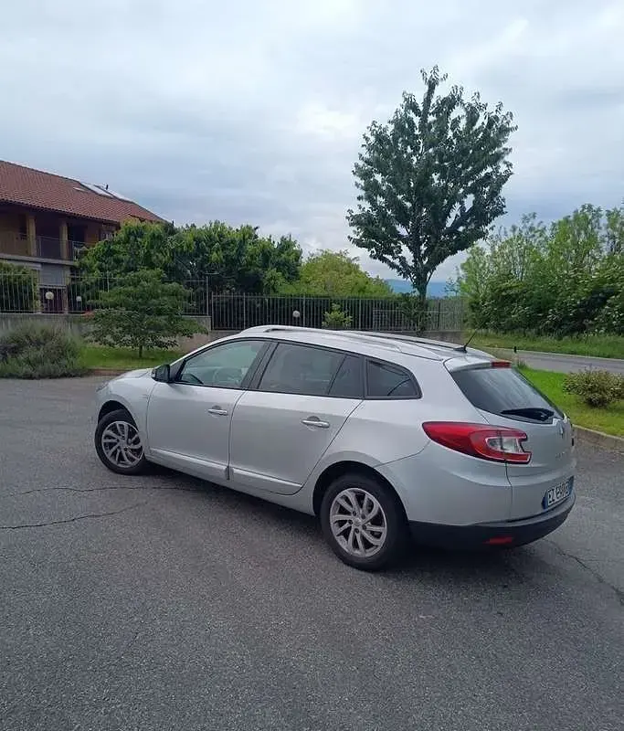 Usata Renault Mégane GrandTour LIMITED 110 CV (80 kW) 2015 Grigio Station wagon