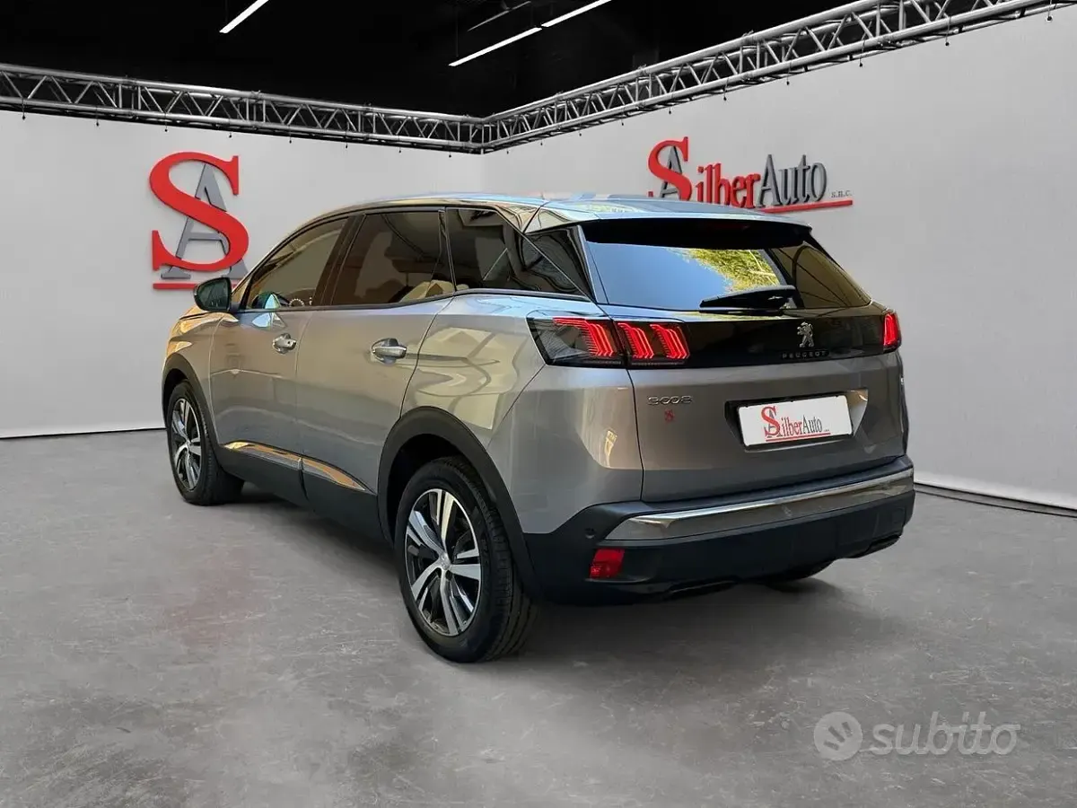 Usata Peugeot 3008 Allure 131 CV (96 kW) 2022 Grigio SUV