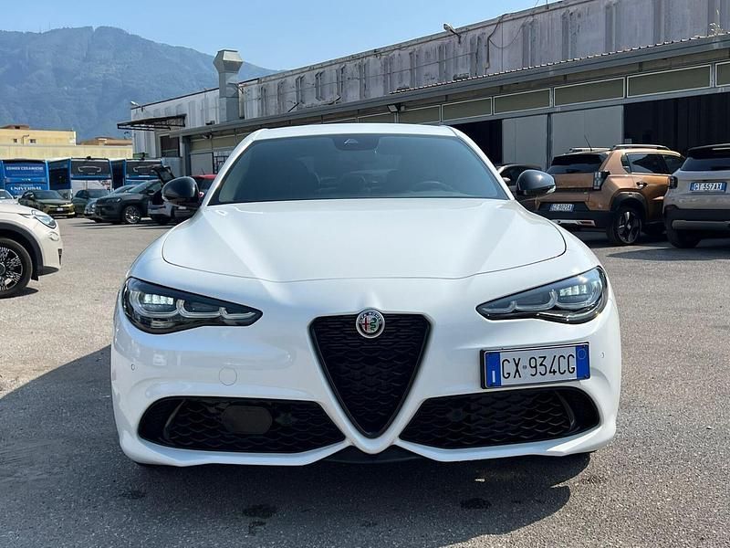 Usata Alfa Romeo Giulia 210 CV (154 kW) 2024 Bianco Berlina