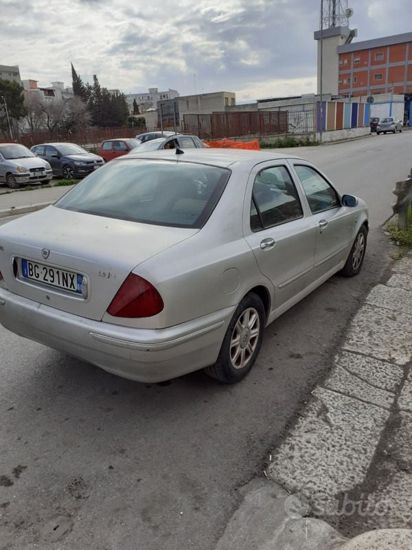 Usata Lancia Lybra 116 CV (85 kW) 2003 Grigio Berlina