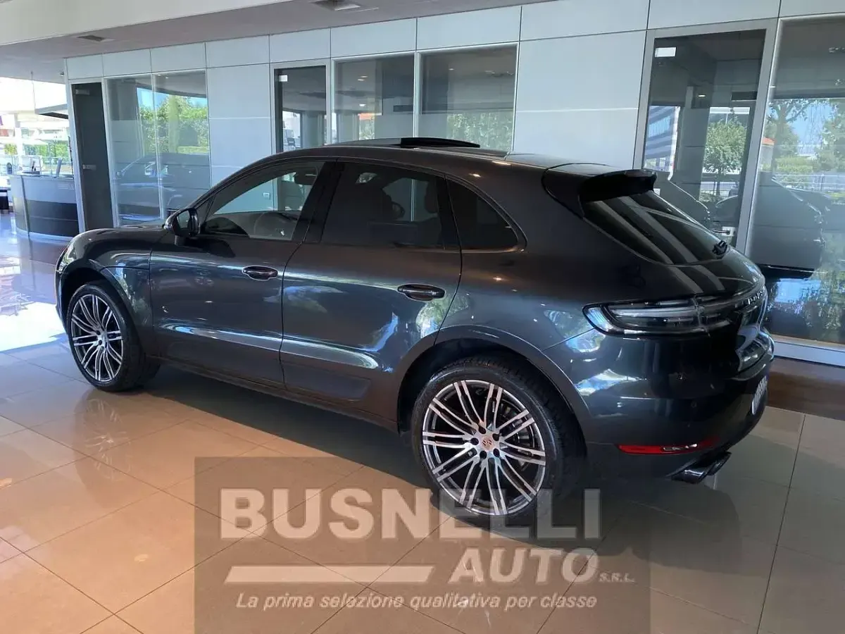 Usata Porsche Macan 245 CV (180 kW) 2019 Grigio vulcano SUV