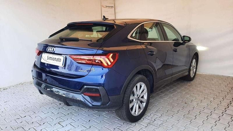Usata Audi Q3 Sportback Business Plus 150 CV (110 kW) 2021 Blu SUV