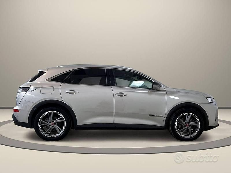 Usata DS Automobiles DS7 Crossback Grand Chic 300 CV (220 kW) 2020 Grigio / metallizzato SUV