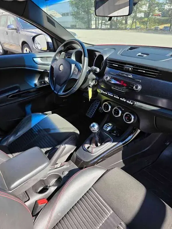 Usata Alfa Romeo Giulietta 136 CV (100 kW) 2013 Rosso Utilitaria
