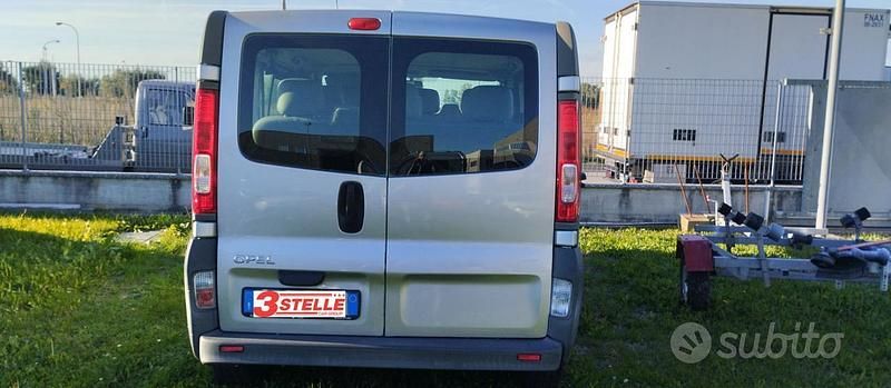 Usata Opel Vivaro 120 CV (88 kW) 2007 Grigio Monovolume