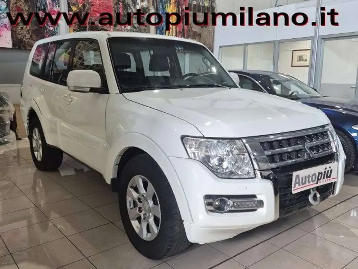 Usata Mitsubishi Pajero Intense 190 CV (139 kW) 2016 Bianco SUV