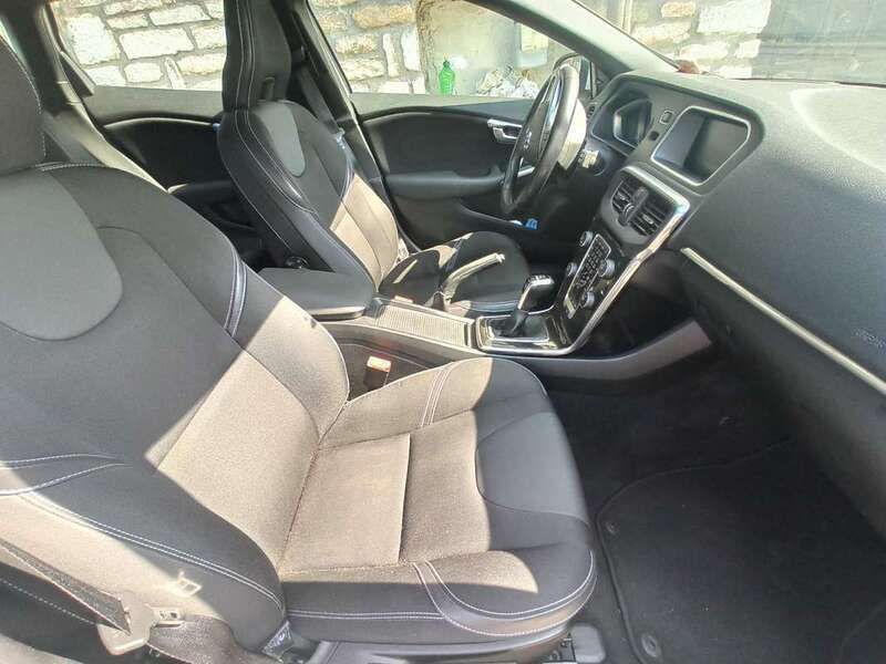 Usata Volvo V40 152 CV (111 kW) 2017 Argento Station wagon