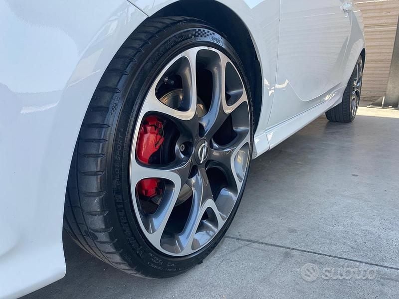 Gebraucht Opel Corsa 150 PS (110 kW) 2019 Kleinwagen