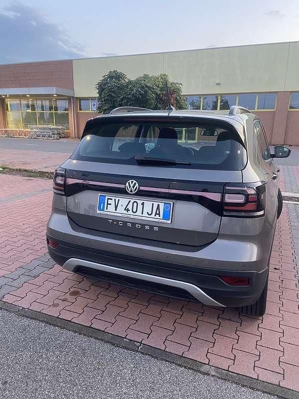 Usata VW T-Cross 95 CV (69 kW) 2019 Grigio SUV